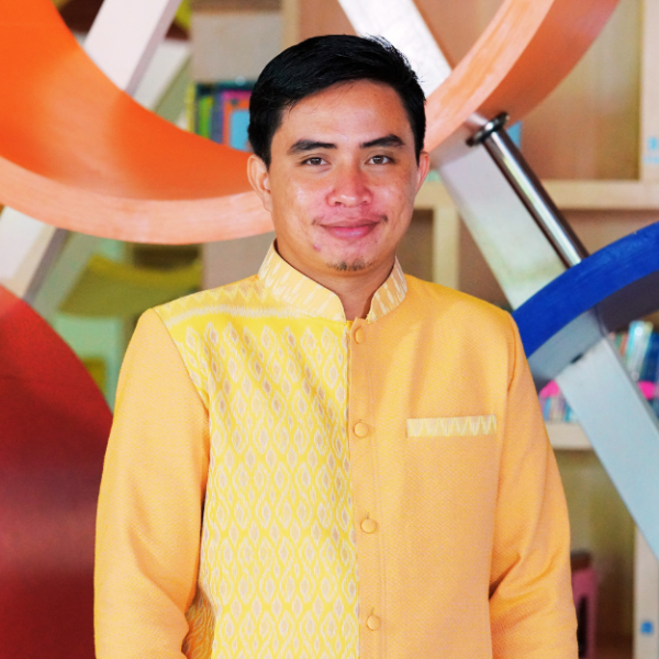 นายอภิวัฒน์